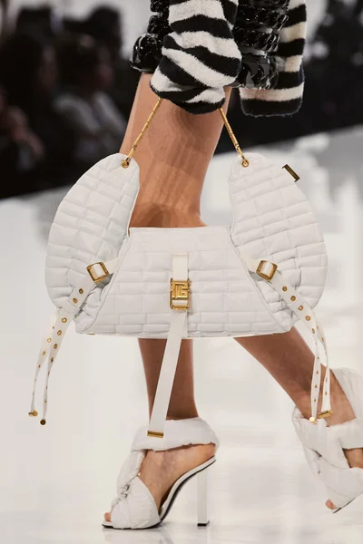 Look 33